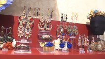 Trajes de flamenca de mangas cortas y alta bisutería para la Feria de Abril