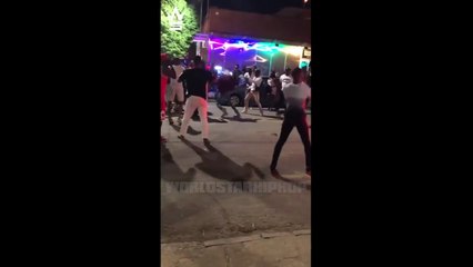 Ca chauffe dur devant ce club gay