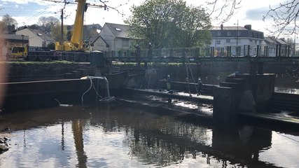 Démontage de la vanne à la passerelle du stade d’eau vive