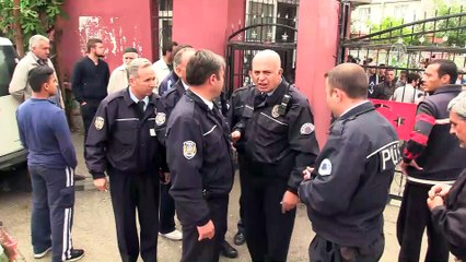 Ortaokul öğrencisi müdür yardımcısını bıçakladı - ADANA