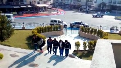 FETÖ'nün sözde Samsun bölge imamıyla Yunanistan bayraklı yatta yakalanan 1’i kadın 4 zanlı adliyeye sevk edildi