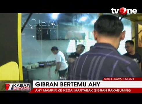 Safari Politik di Solo, AHY Mampir ke Kedai Putra Jokowi