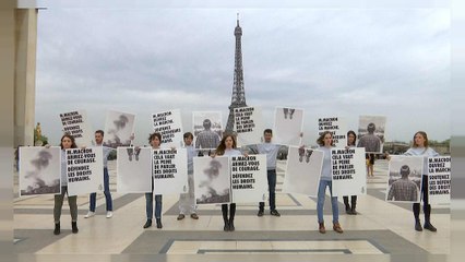 شاهد: منظمة العفو الدولية تعتصم في باريس احتجاجاً على احتفال فرنسا بالأمير السعودي