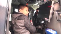 Şırnak-Beytüşşebaplı Çocuklar, Kato Dağı Eteklerinde Zırhlı Araçlarla Gezdi
