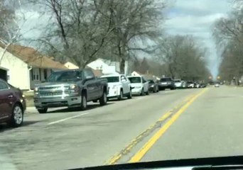 Flint Residents Wait in Long Lines for Bottled Water as Free Program Ends