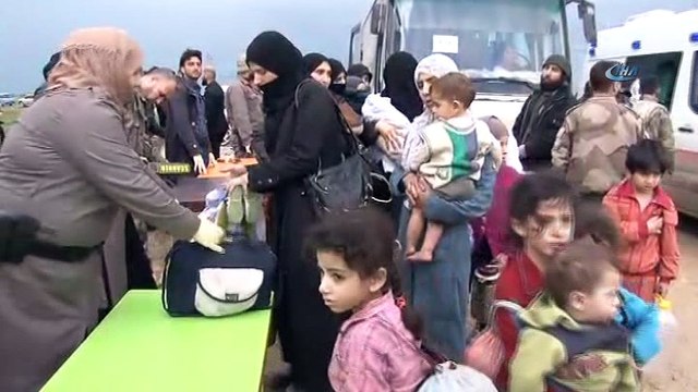 - Duma’daki Kimyasal Saldırıdan Kurtarılan 3 Bin 500 Suriye’li Türkiye’nin Kurduğu Azez’deki Yeni Kamplara Getirildi- Esad Rejiminin Önceki Gün Kimyasal Bomba Attığı Duma’da, Hayatta Kalmayı Başaran Çoğunluğu Çocuk 3 Bin 500 Suriyeli, A...