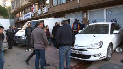 Park halindeki araç kurşunlandı