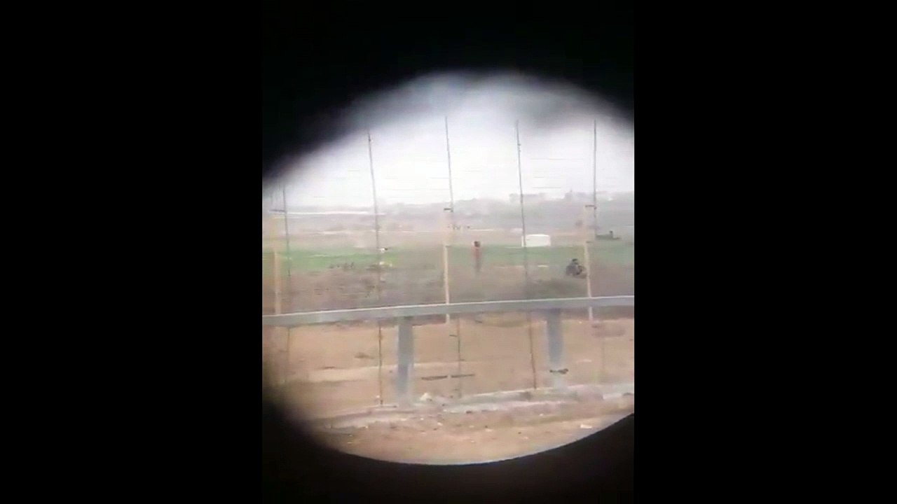 Polémica por video en que soldado israelí dispara a palestino