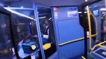 Un motard piégé par un chauffeur de bus (Road rage)