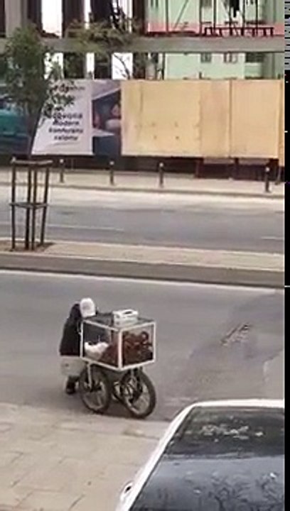 Simit Satarken Kendinden Geçen Dayı