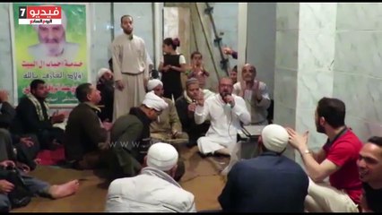 أصحاب المحلات بالسيدة يخلونها من أجل حلقات الذكر والمديح فى الليلة الكبيرة للمولد