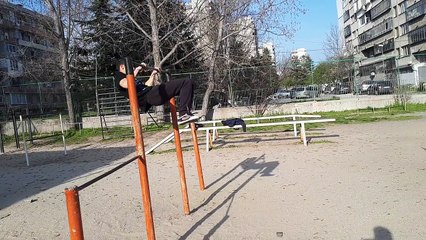 14 годишно момче приема предизвикателство и ПРАВИ 16 СИЛОВИ!!