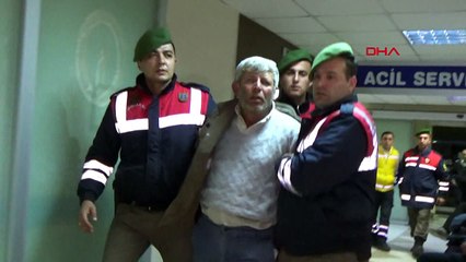 Eve alkollü gelmesine tepki gösteren eşini, oğlunu ve kayınpederini bıçakladı