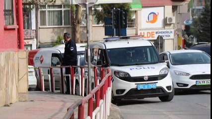 Vatandaşın Şüpheli Valiz Merakı, Sosyal Medyadan Canlı Yayınladılar