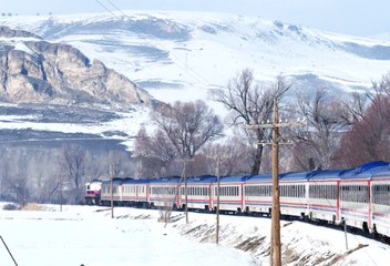 Kars Turizmde Doğu İllerine Örnek Oldu! Diğer İller de Pastadan Payını Alacak