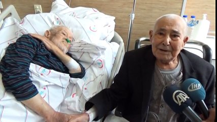 Askerlik Arkadaşları 72 Yıl Sonra Hastanede de Bir Araya Geldi