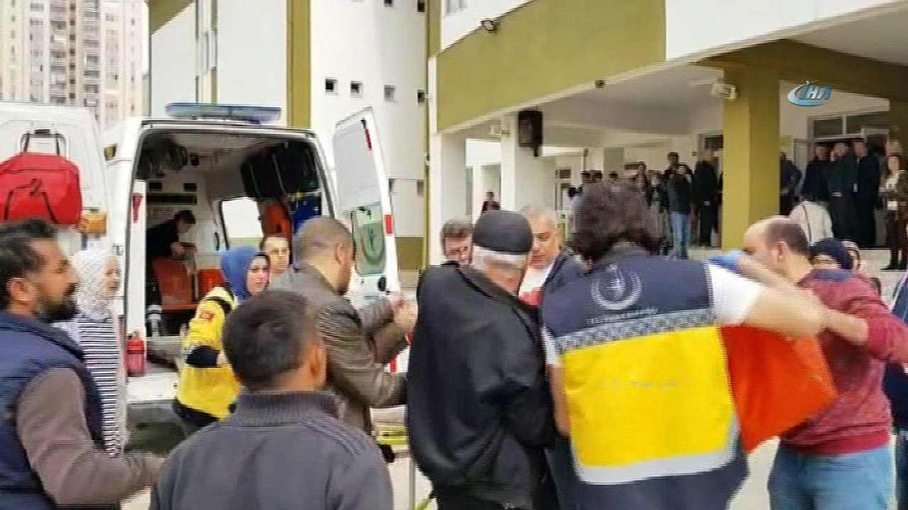 Bursa'da okulda dehşet... Veli tartıştığı okul müdürü ve öğretmeni vurdu