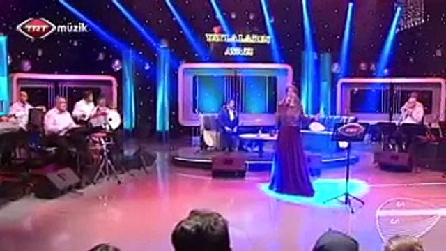 Zeynep BAŞKAN -Ayağında çorabın biri yün biri pamuk - One of the socks on the foot of wool and cotton