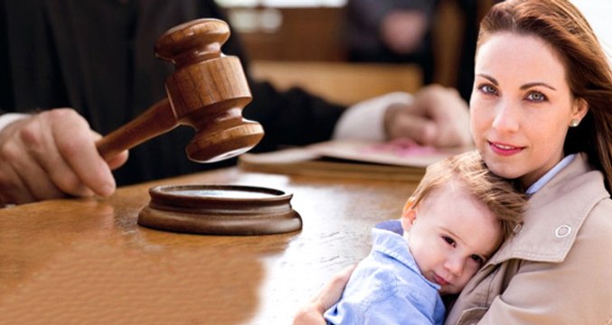 AYM'den Emsal Karar! Boşanmış Anne, Çocuğuna Soyadını Verebilecek