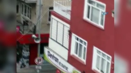 Tellere takılan sığırcık itfaiye tarafından kurtarıldı
