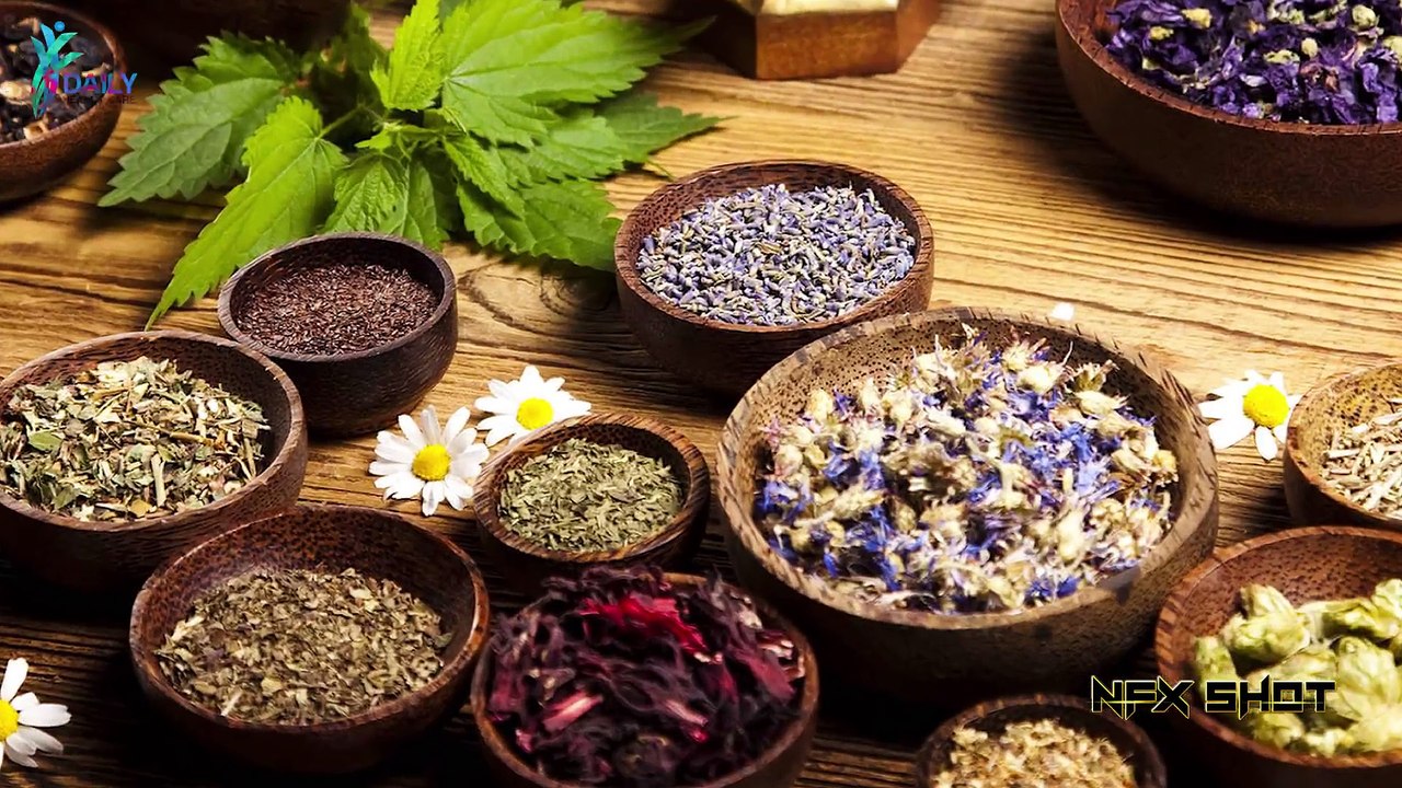 Younger Looking Skin मेकअप के इन तरीकों से बूढ़ी दिख सकती है आप   Daily Health care