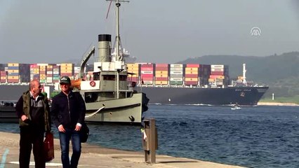 Dev Konteyner Gemisi Çanakkale Boğazı'ndan Geçti