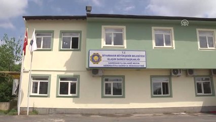 Diyarbakır'da Türkçe ve Kürtçe Yazılı Yön Tabelaları Korunmaktadır"