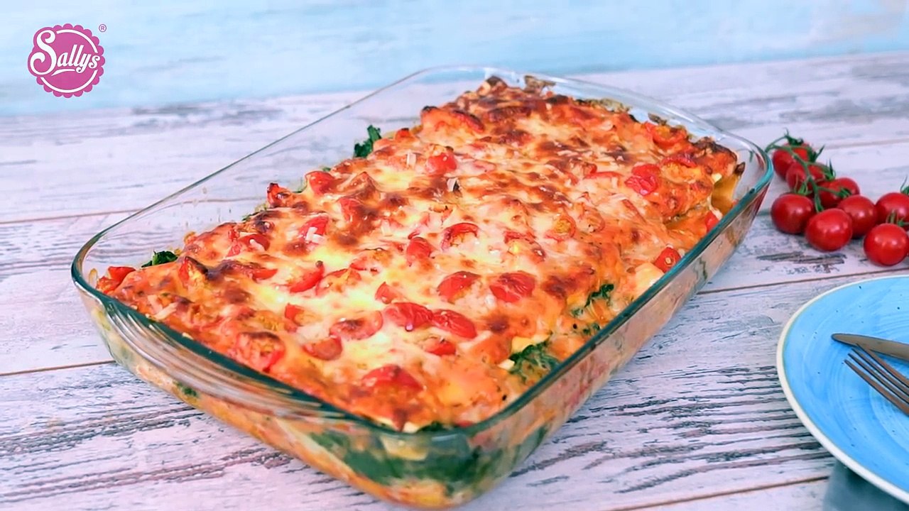 Lasagne mit Spinat und Lachs in Tomatenrahmsoße / Lieblingslasagne