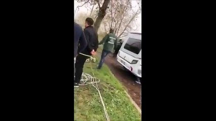 Le maire de Wissous menace les gens du voyage avec un katana