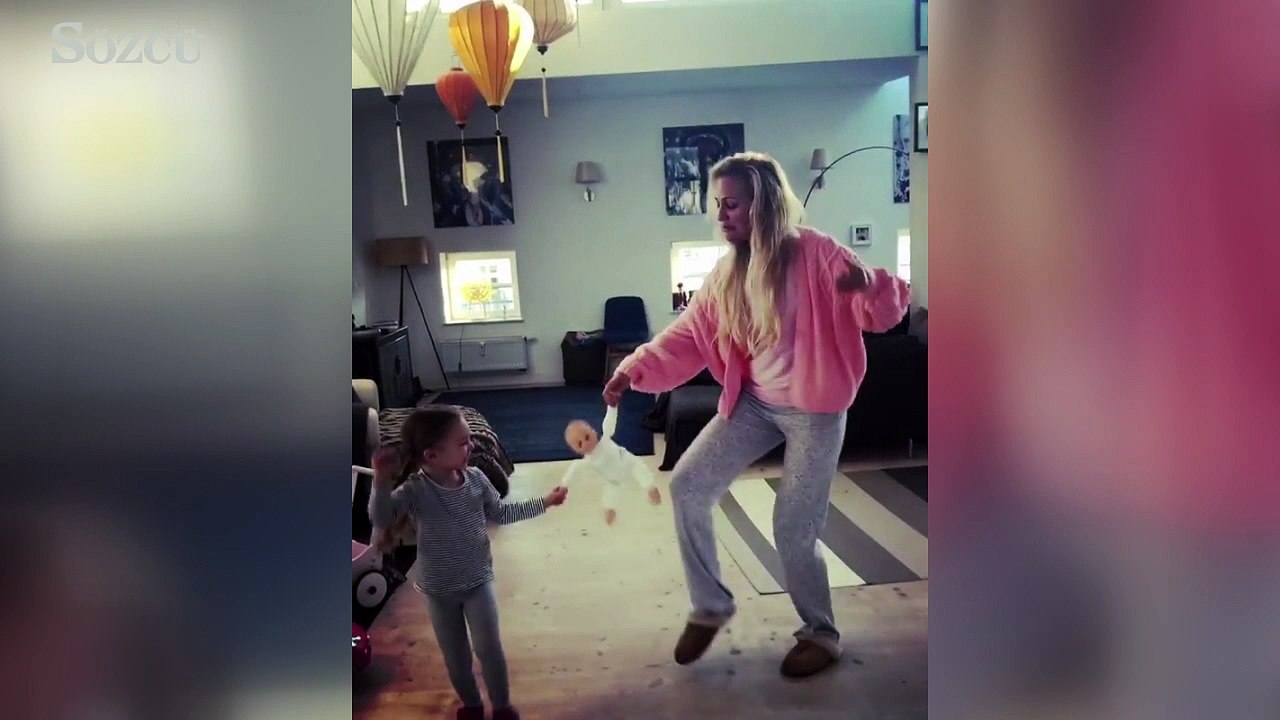 Meryem Uzerli'nin Kızıyla Yaptığı Sabah Dansı