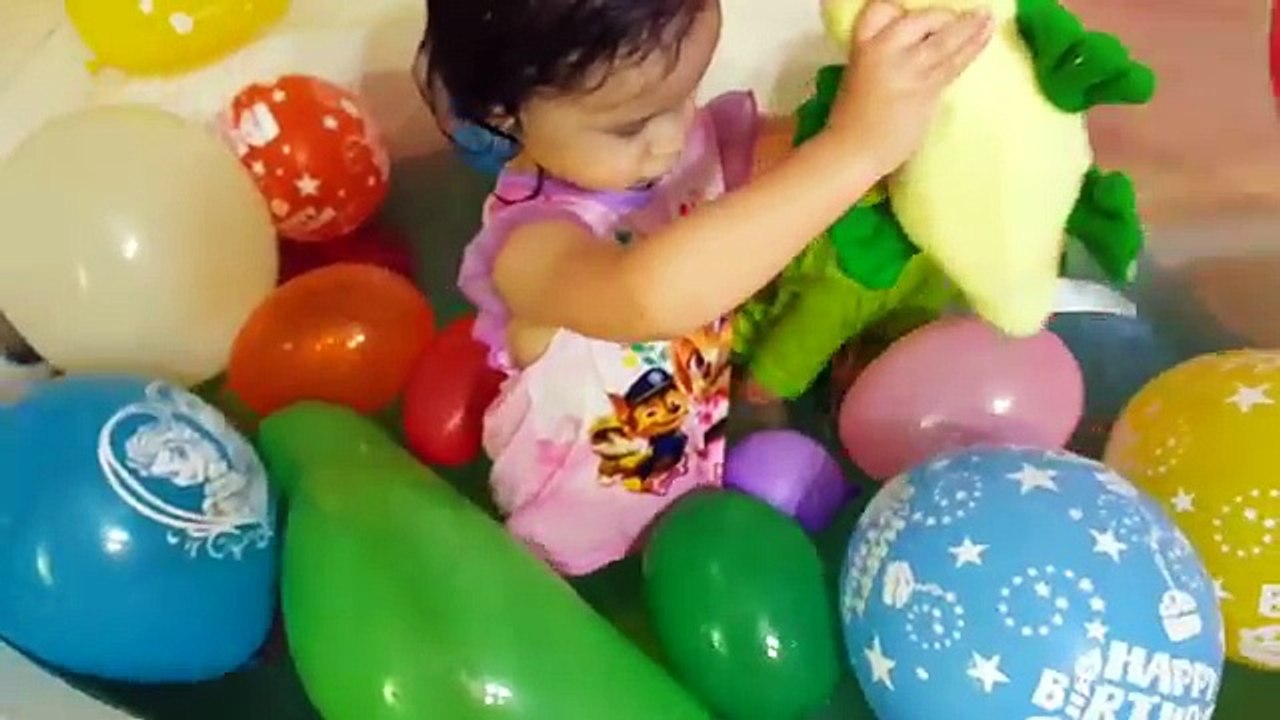Bath için Bathtime Oyuncaklar SoapSox Sabunlu Bebek Oyuncak Timsah ve Balon Pop Mücadelesi