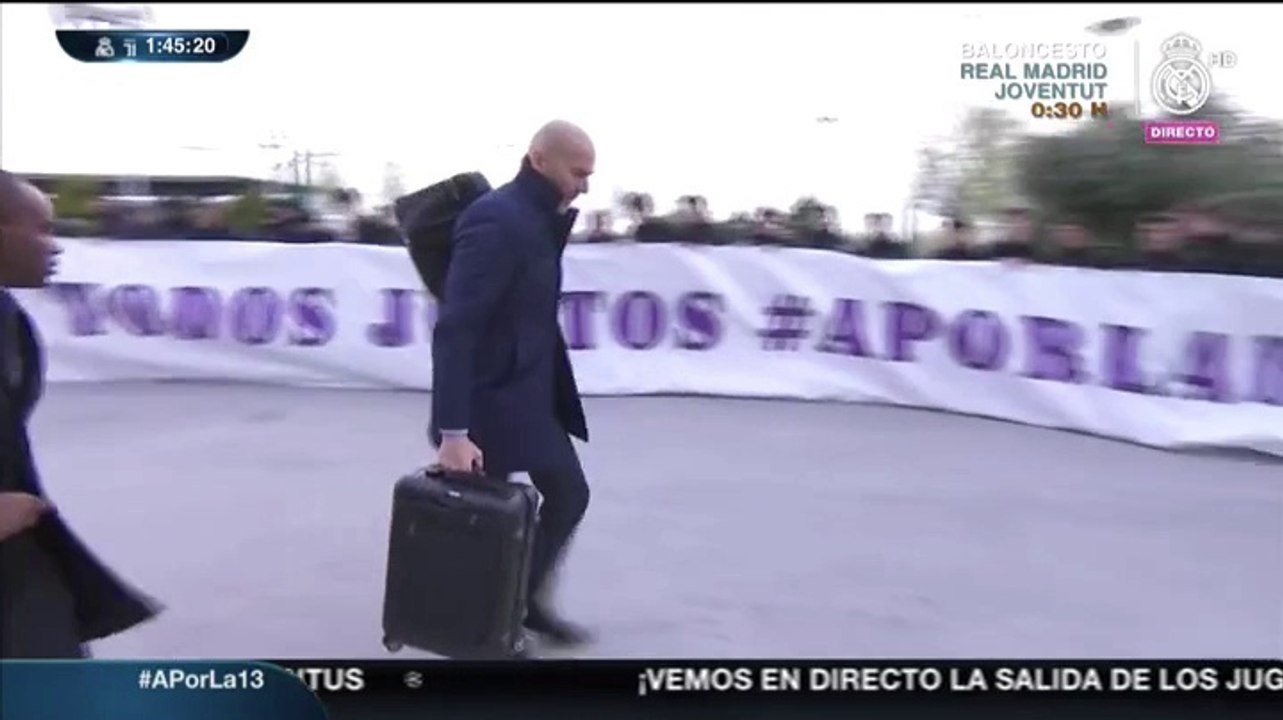 Los juveniles del Real Madrid despiden al Madrid antes del partido frente a la Juve