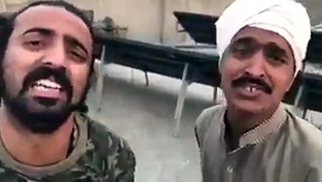 نُ لیگ کے شاہد خاقان عباسی کو امریکہ میں ننگا کر کے تلاشی لینے پر فیصل آباد کے لڑکوں نے شدید نوٹس لے لیا۔ -چل لین لگ کے تلاشی دے شاہد خاقان عباسی وے- زبردست گانا بنا کر شاہد خاقان عباسی کی چھترول کر ڈالی۔