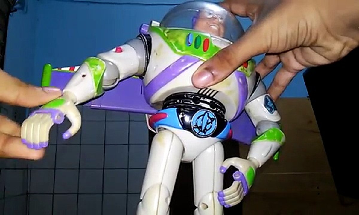 Toy Story-Utility Belt Buzz Lightyear Review.