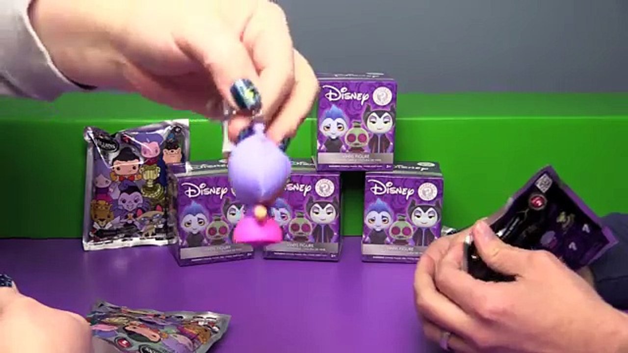 DISNEY VILLAINS Blind Bags and Mystery Minis Opening | Bins Toy Bin