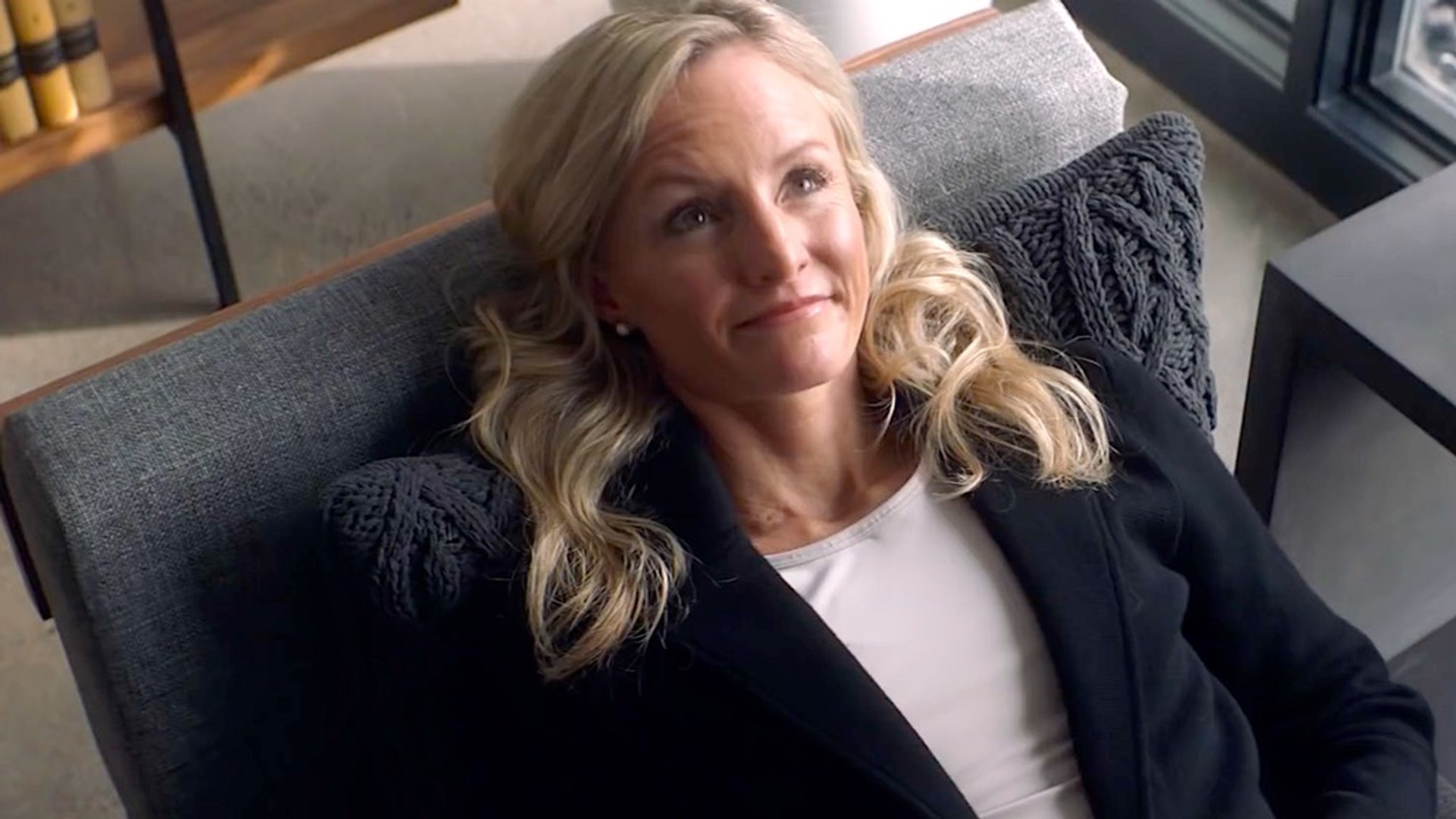 Nike "Shoe Therapy" Commercial with Shalane Flanagan - video Dailymotion