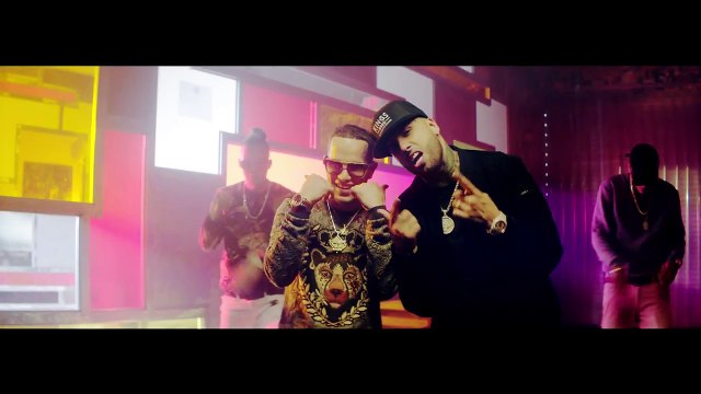 Te Bote Remix - Casper, Nio García, Darell, Nicky Jam, Bad Bunny, Ozuna | Video Oficial
