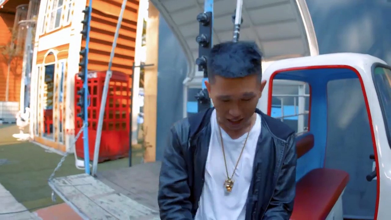 Anh em có hàng nóng triển ngay cho nhau nào!!! Đứa nào "mong loại tao khỏi cuộc chơi" thì vào đây tao ném MV B RAY vào mặt cho tỉnh cái nhể! Vô uống thuốc đi mấ