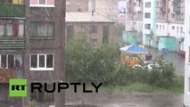 Fuertes nevadas cubren la ciudad rusa en pleno verano