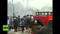 Primeras imágenes: un avión militar se estrella contra un hotel en Indonesia