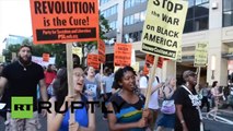 Estadounidenses marchan contra la brutalidad policial en Washington