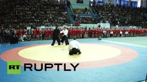 Steven Seagal da una clase magistral de aikido en un torneo de sambo ruso