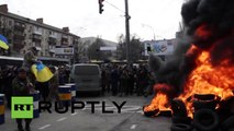Militares ucranianos asaltan el Ministerio de Defensa en Kiev