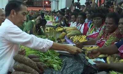 Jokowi Bagikan Sertifikat Tanah untuk 3.000 Warga Jayapura