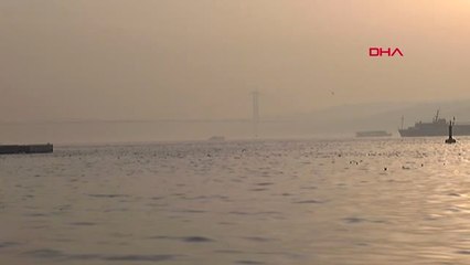 İstanbul Boğazı'nda Sis Etkili Oldu