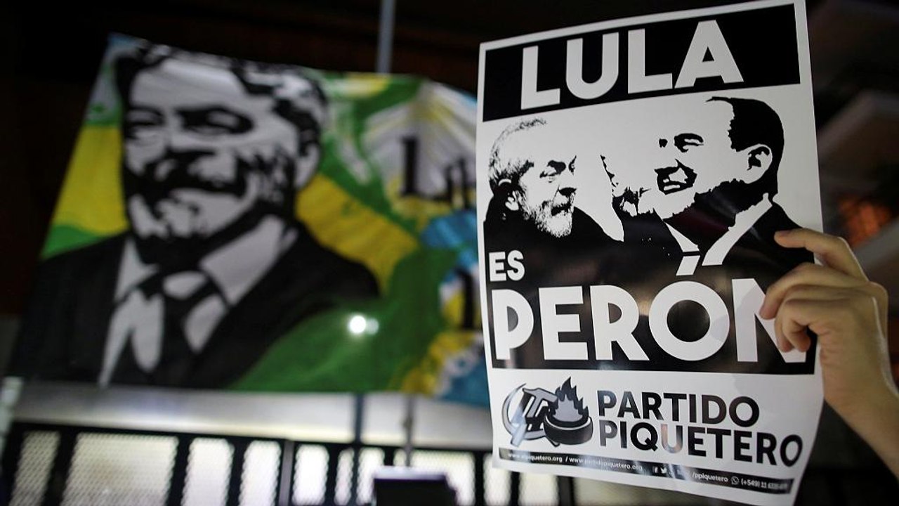Manifestantes pró-lula em protesto na Argentina