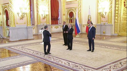 Rusia despliega ejército y Trump mantiene conversación con Erdogan