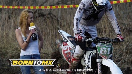Elle ne voudra plus jamais interviewer un pilote de motocross après ça