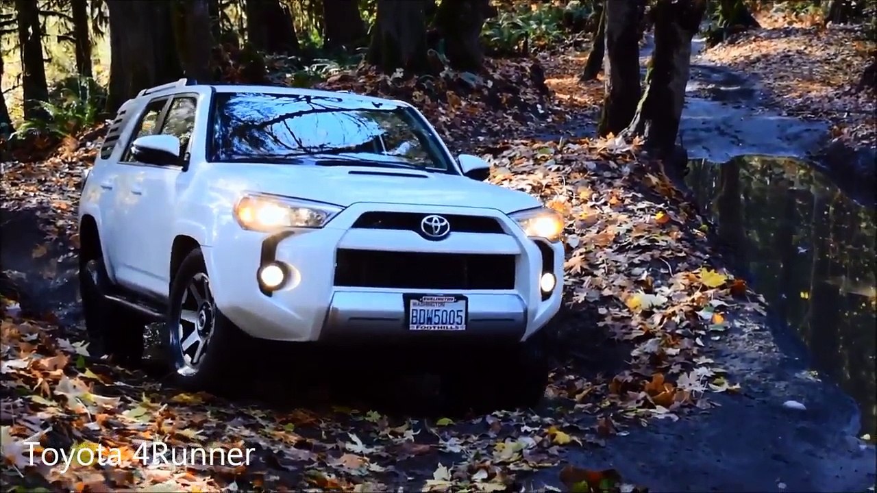 Mercedes-Benz G-class 2019 VS Toyota 4Runner 2018 best Off-Road Moments Comparison