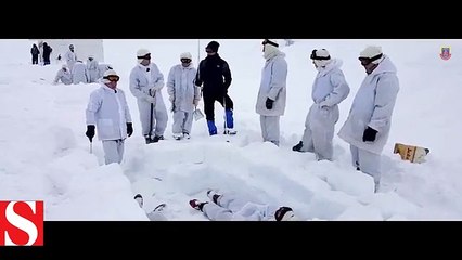 Jandarmadan göğüs kabartan klip